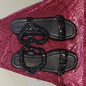 NWOT Platform Sandals
